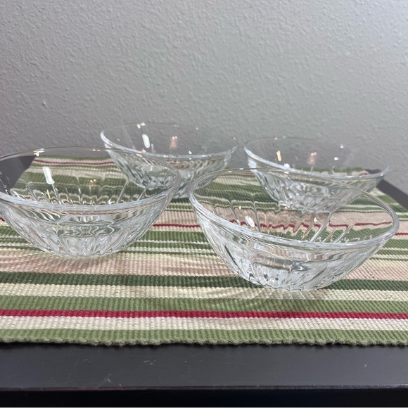 Vintage Cut Glass Dessert Bowls SET of 4- Starburst Pattern - Picture 2 of 15